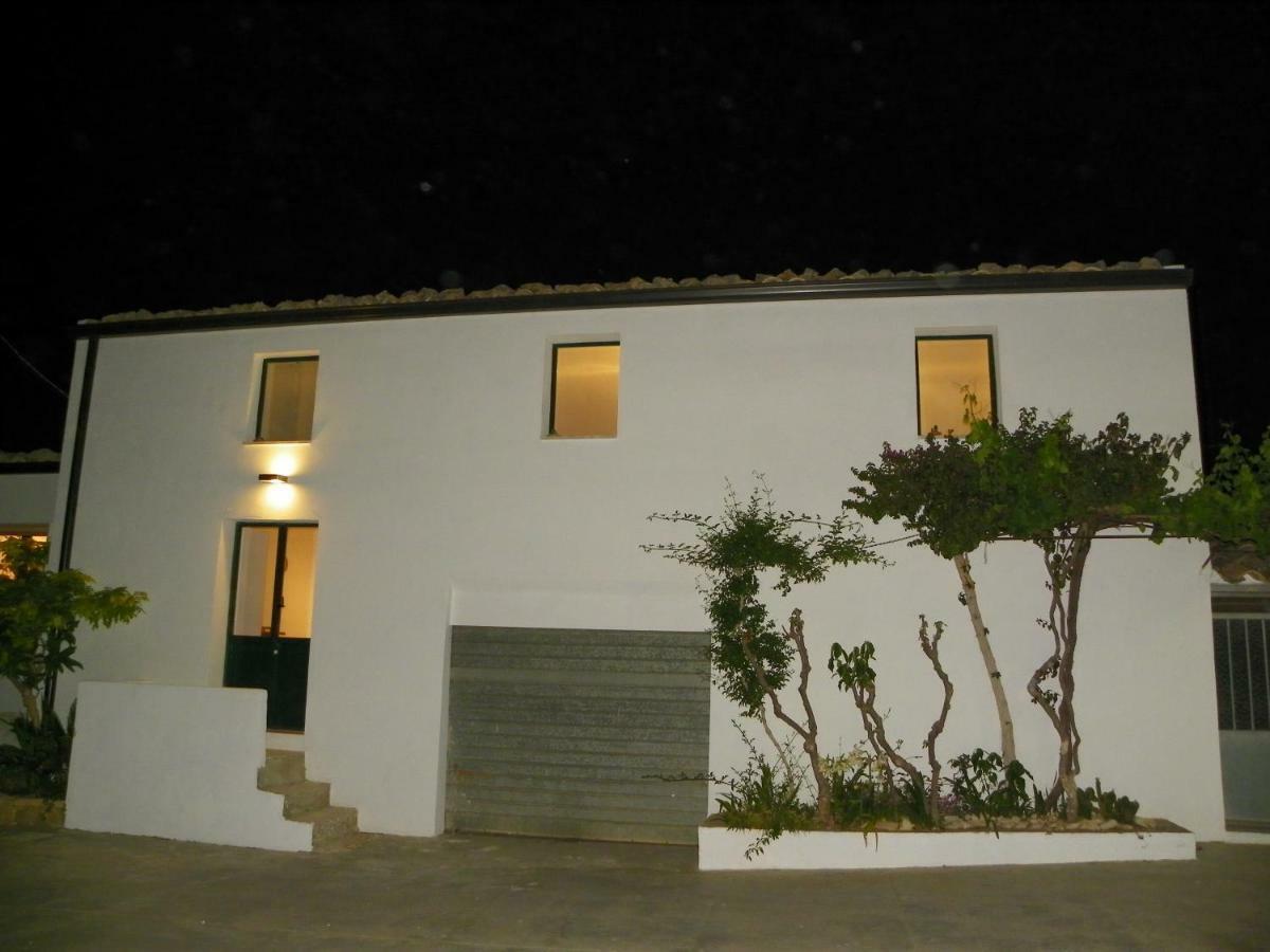 Dabbanna Guest House Chiaramonte Gulfi Exterior foto